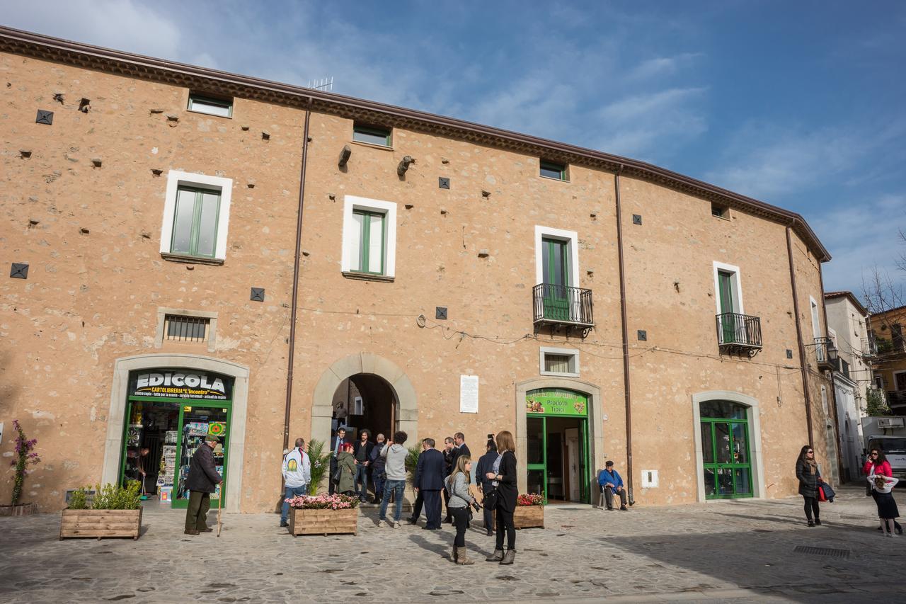 Residenza Palazzo Di Lorenzo Ceraso ภายนอก รูปภาพ